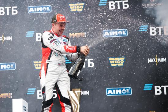 Антон Козлов одержал сенсационную победу на этапе RDS GP